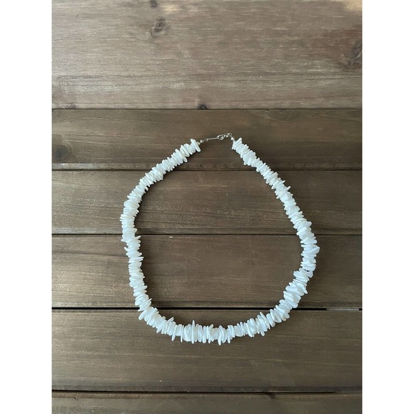 Vintage Puka Shell Necklace - Larger Shells 10mm - Length 16” - Picture 4 of 9